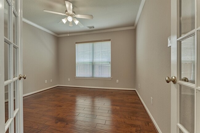Building Photo - 30 Desert Rose Pl