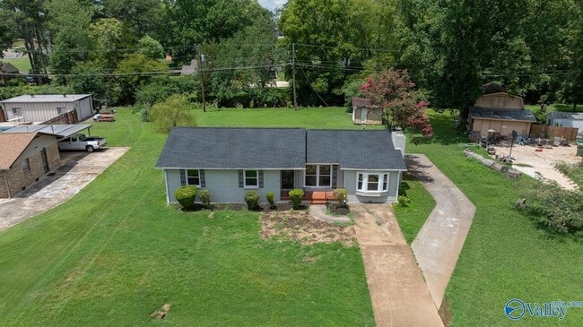 Building Photo - 2017 Shady Ln Dr NW