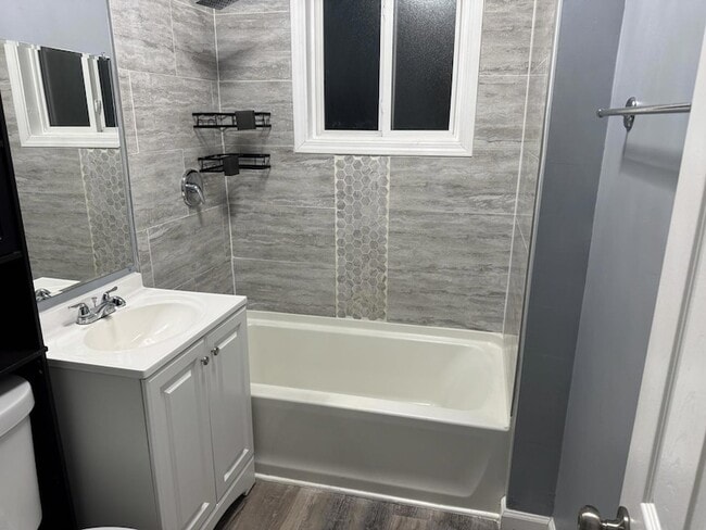 Building Photo - 12005 S La Salle St