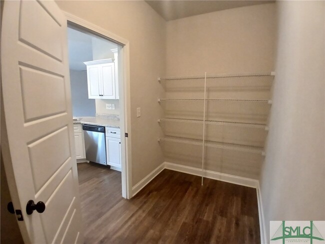 Building Photo - 176 Willow Dr