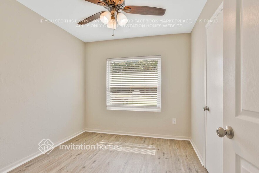 Building Photo - 927 28th St NW