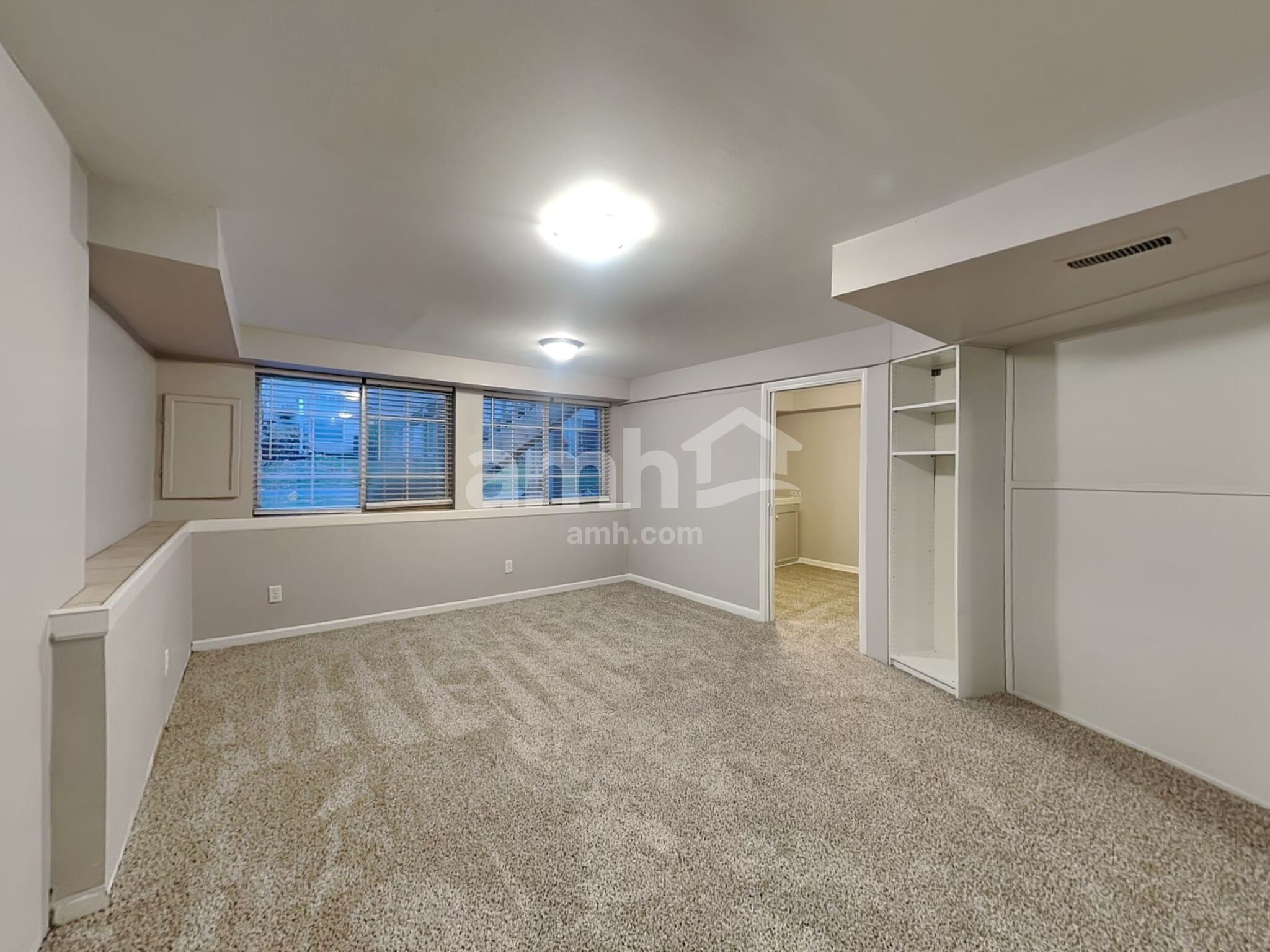 Building Photo - 205 Port Royal Cir