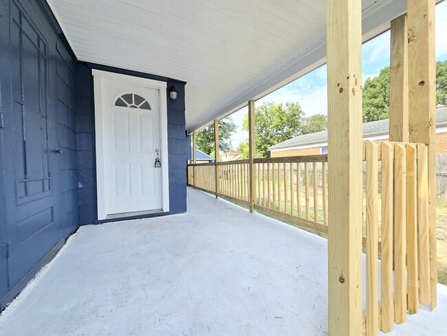 Building Photo - Charming 5-Bedroom House on the West Side ...