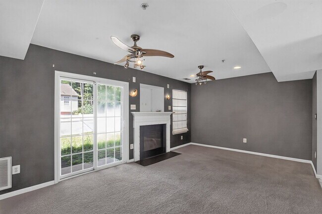 Building Photo - 46090 Maria Way