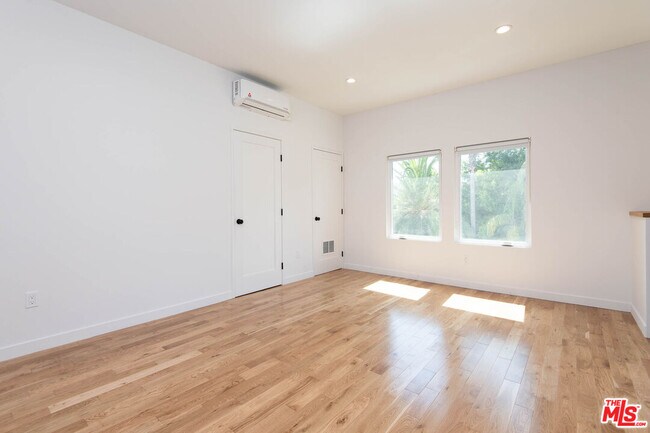 Building Photo - 3700 W Sunset Blvd