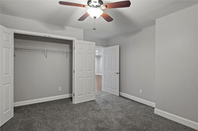 Building Photo - 2115 Julien Overlook