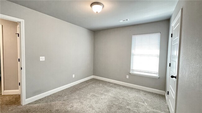 Building Photo - 1702 S K Pl