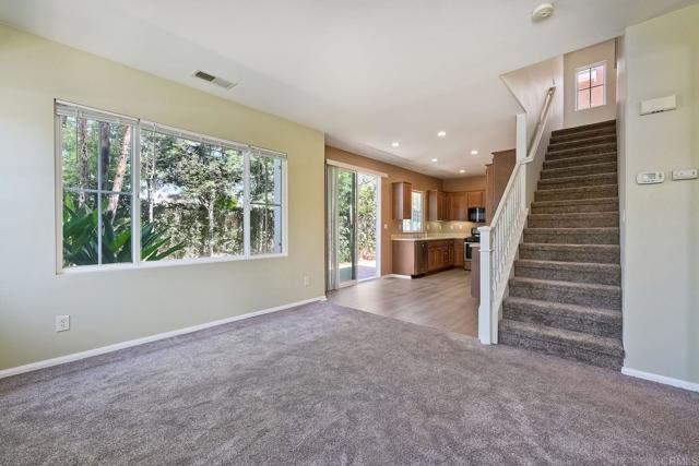 Building Photo - 430 Whitby Gn