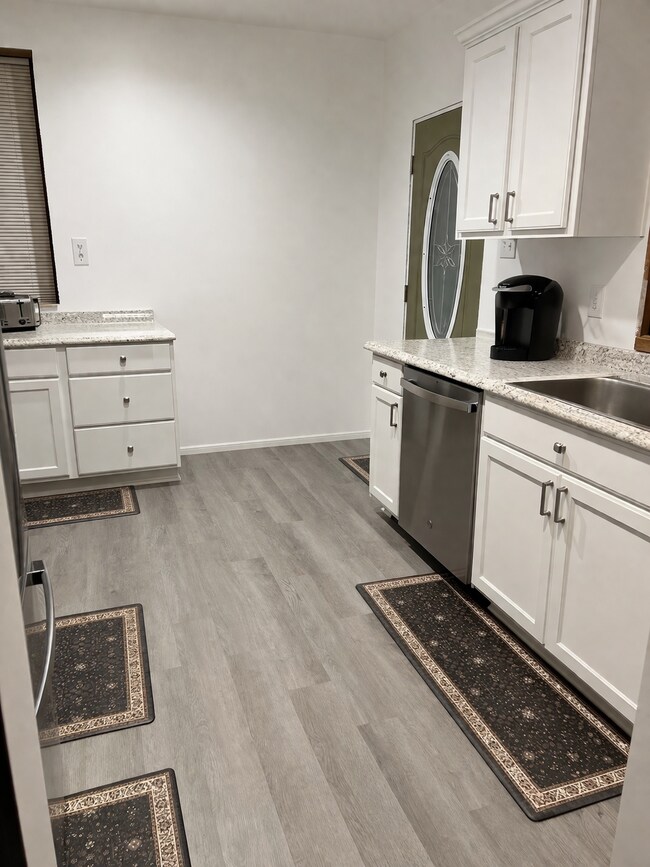 Building Photo - House