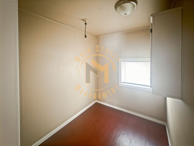 Building Photo - 517 N Ashland Ave