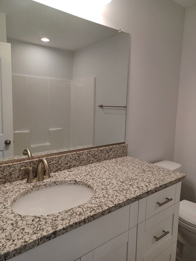 Building Photo - Newly Constructed 5 Bedroom Home in Hampton