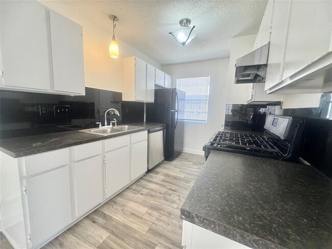 Building Photo - 6900 Trendal Ln