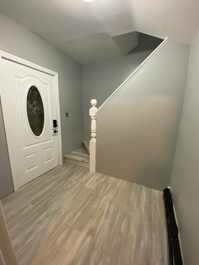 Building Photo - 51 Sassafras St