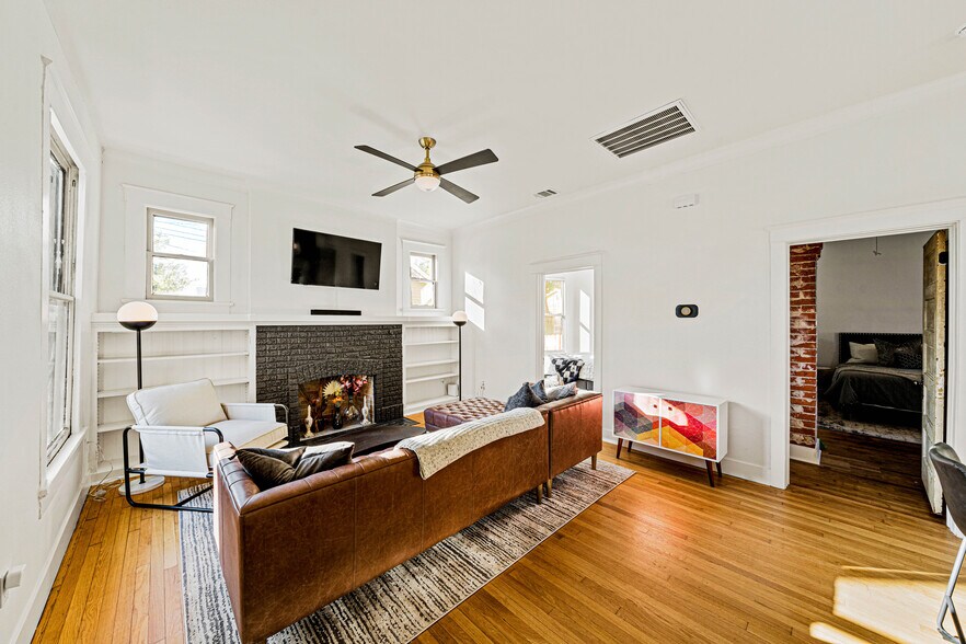 Building Photo - 540 Adams St