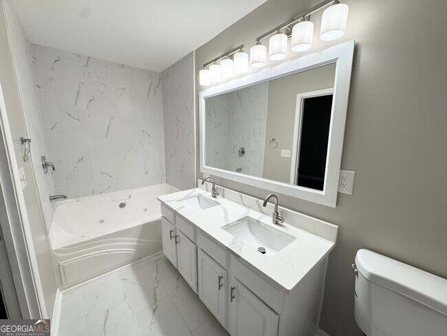 Building Photo - 745 Crestwell Cir