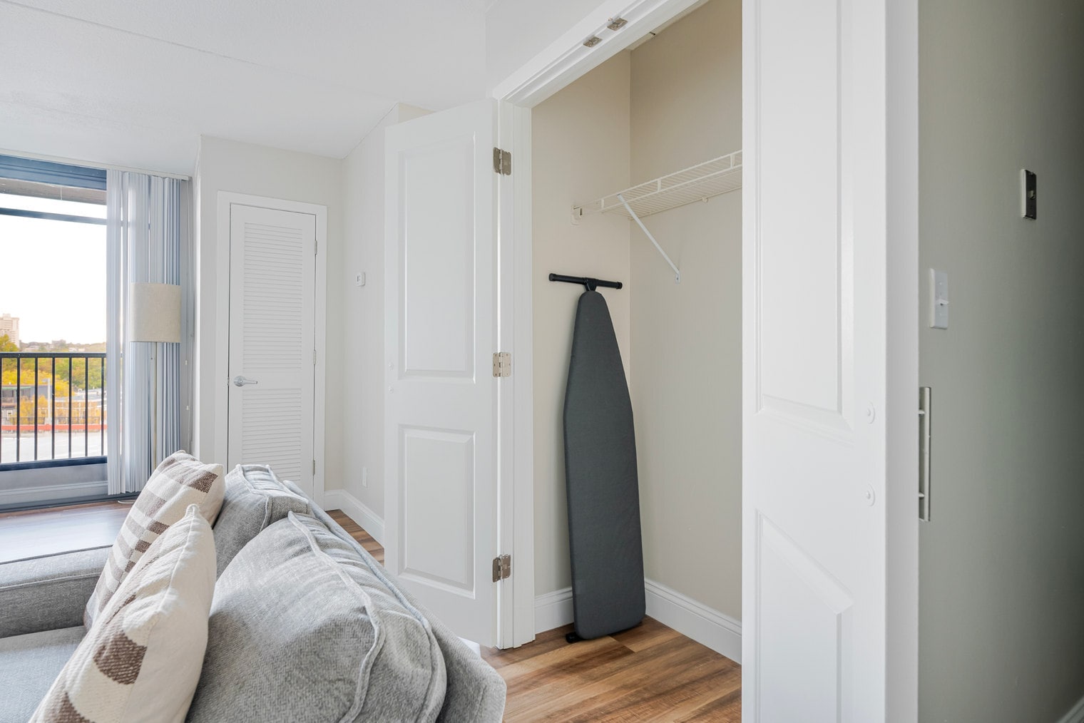 Building Photo - 812 Memorial Dr