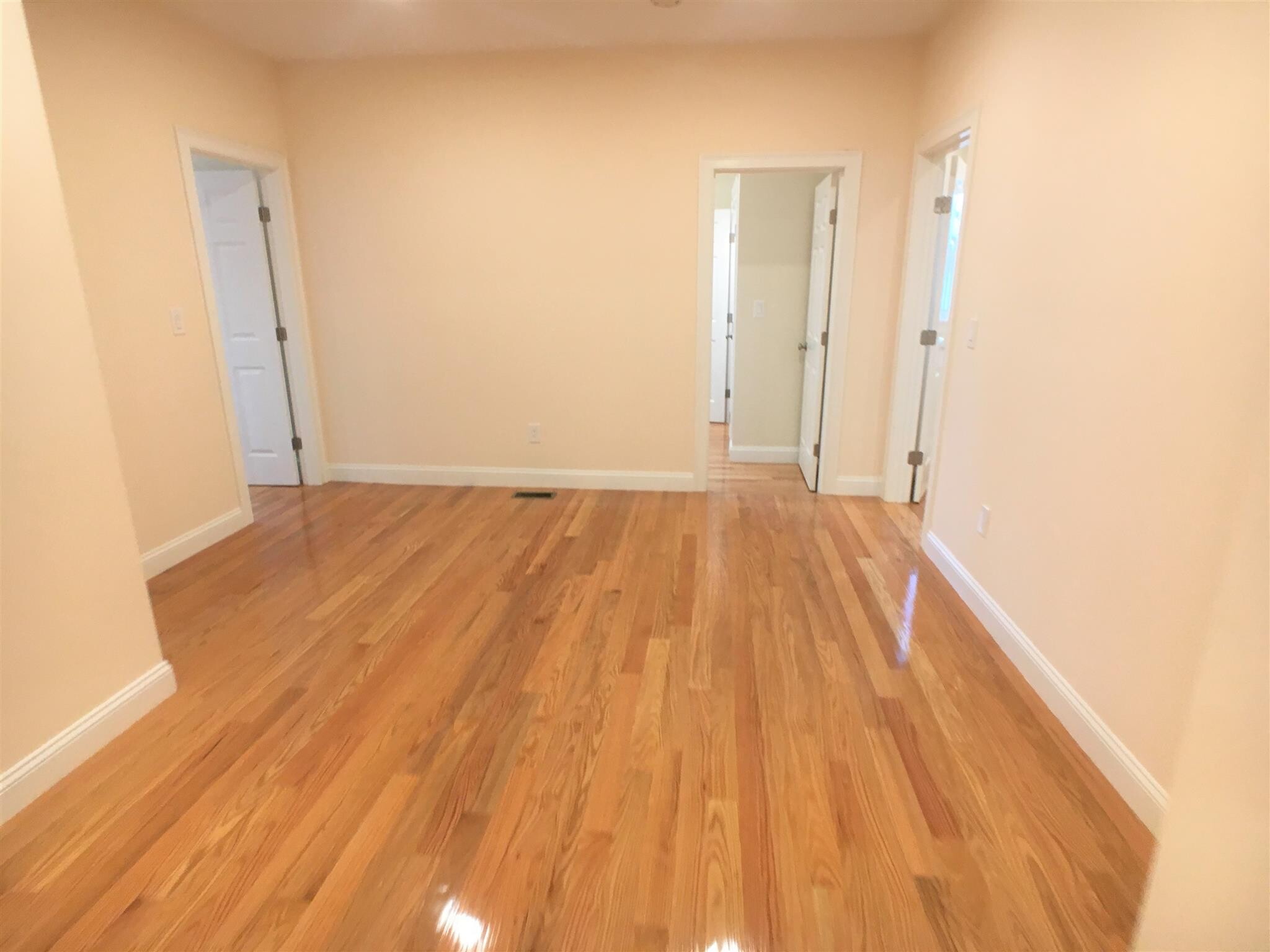 Building Photo - 67 Temple St