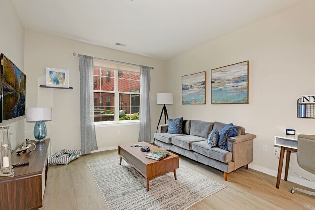 Primary Photo - 101 E 23rd St