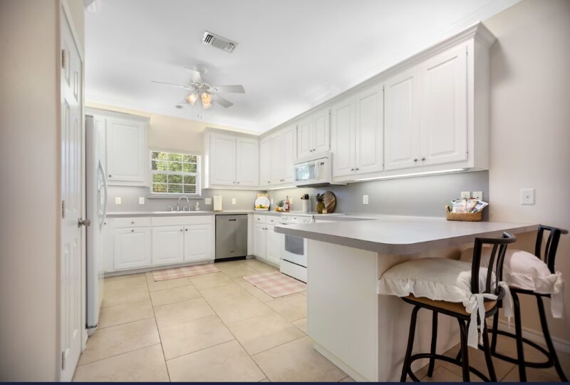 Building Photo - 1531 E Austin St