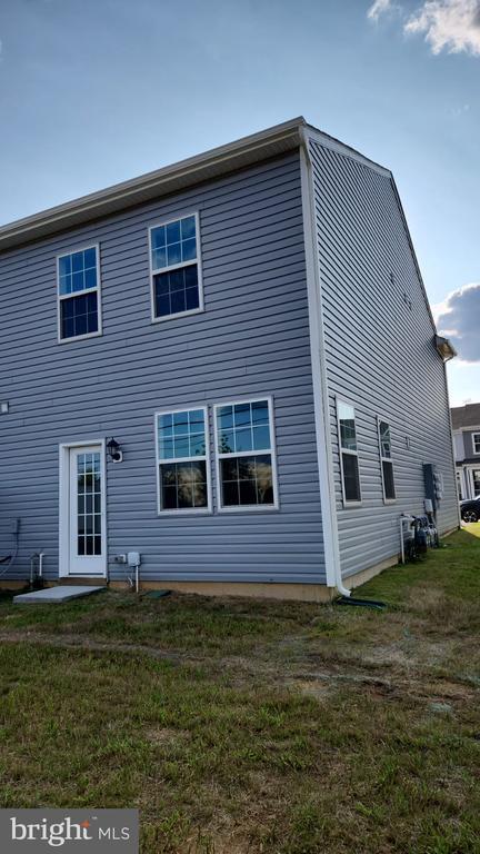 Building Photo - 12 Nelsons Wy