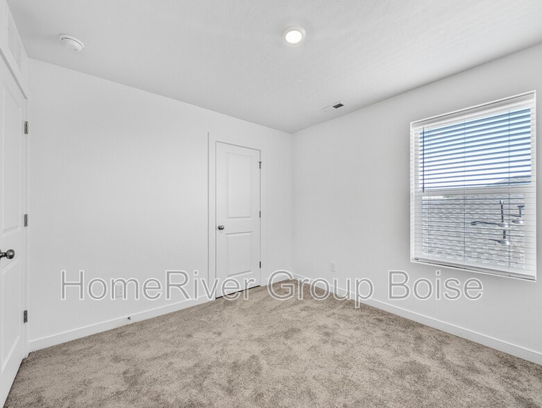 Building Photo - 20444 Owl Creek Ave