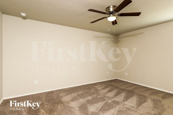 Building Photo - 10802 Prusiner Dr