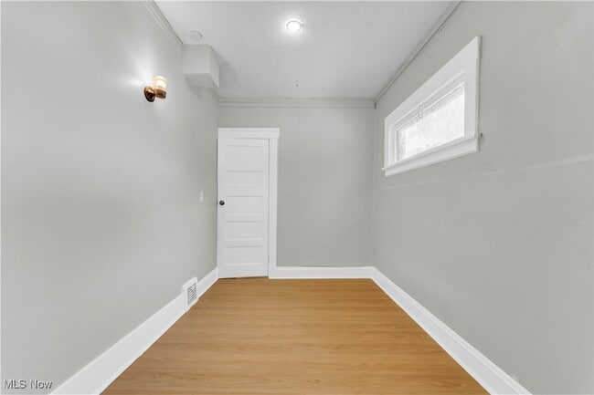 Building Photo - 3153 W 88th St