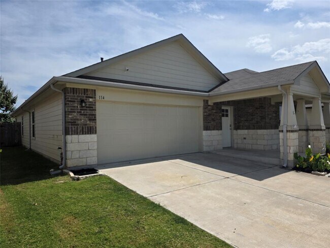Primary Photo - 114 Groves Ln