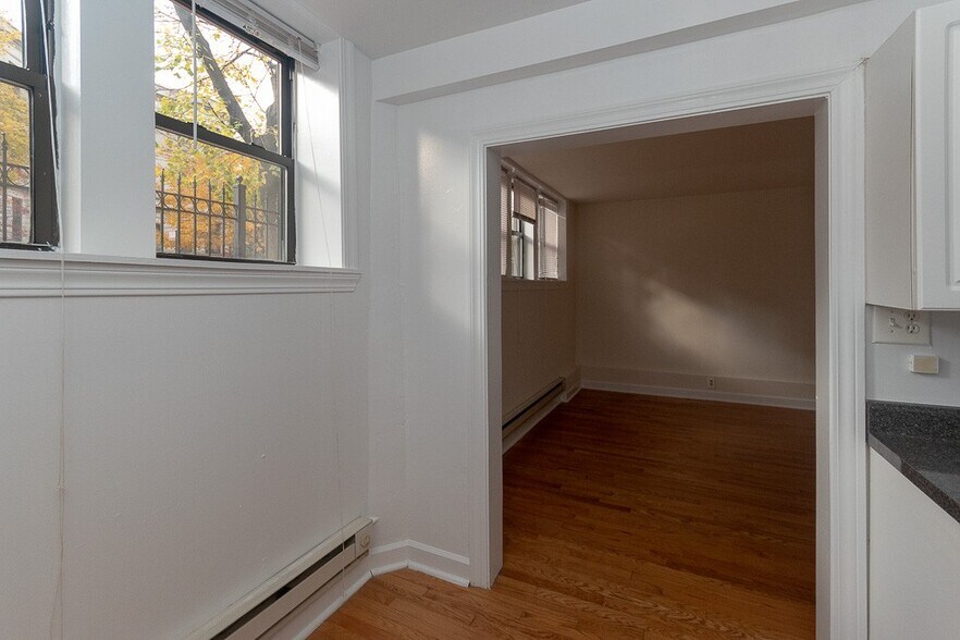 Building Photo - 3810 N Fremont St