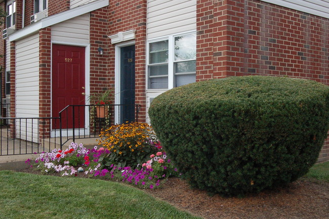 Building Photo - Mayflower Crossing Apartments