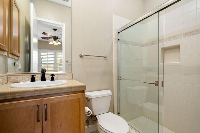 Building Photo - 96 Vía Bella