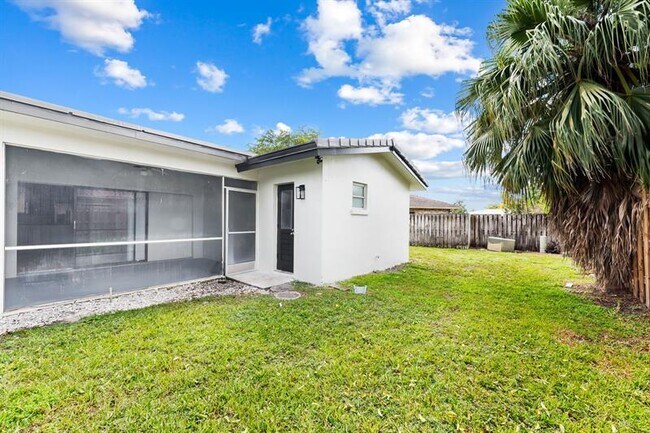 Building Photo - 11837 NW 32nd Ct