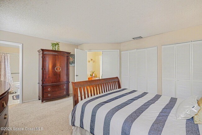 Building Photo - 901 Gannet Ave NW