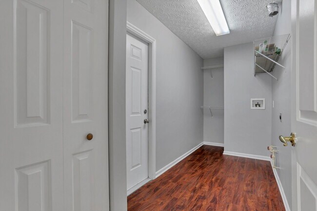 Building Photo - 2623 Landings Way