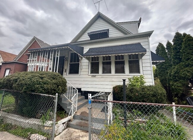 Primary Photo - 11527 S La Salle St