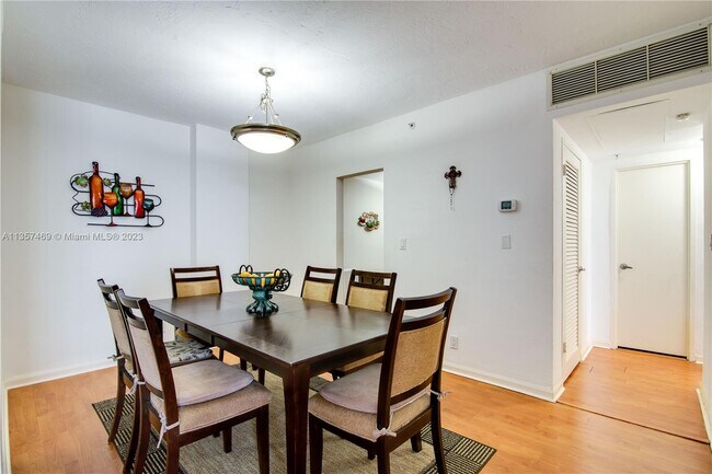 Building Photo - 3001 S Ocean Dr