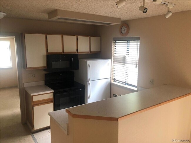 Building Photo - 6380 S Boston St