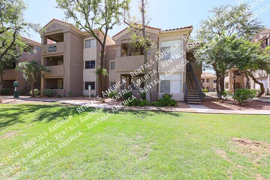 Building Photo - 3830 E Lakewood Pkwy E