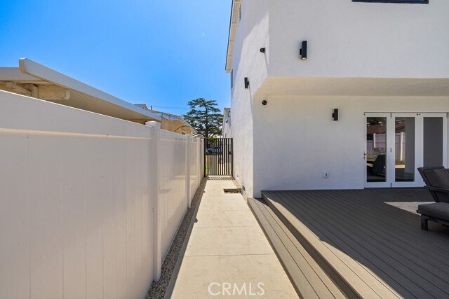 Building Photo - 11245 Greenlawn Ave