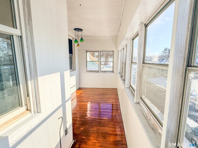 Building Photo - 162 Jubilee St