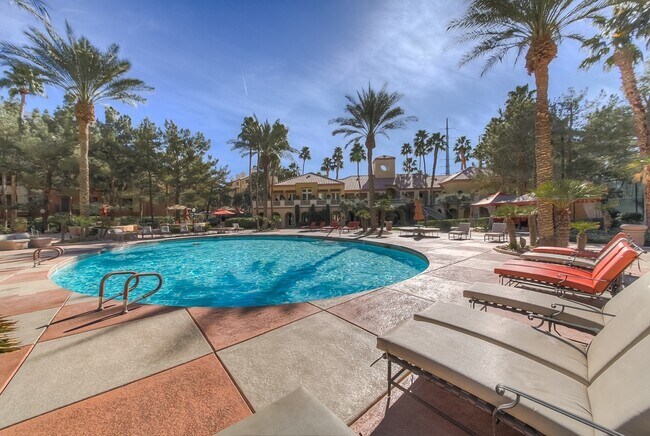 Building Photo - Meridian FURNISHED 2 BDR /2 BATH Luxury Condo - RESORT STYLE LIVING, 1-1/2 Blocks From The Heart ...