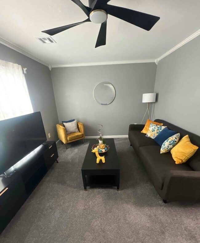 Building Photo - 1538 NE 42nd St