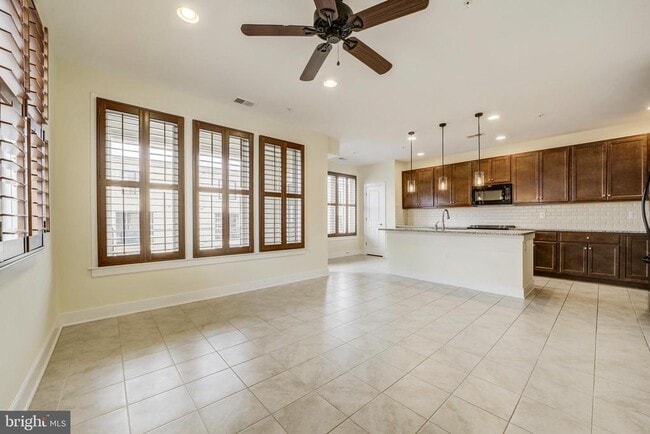 Building Photo - 620 McKenzie Ave