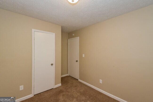 Building Photo - 8152 Dunellen Ln