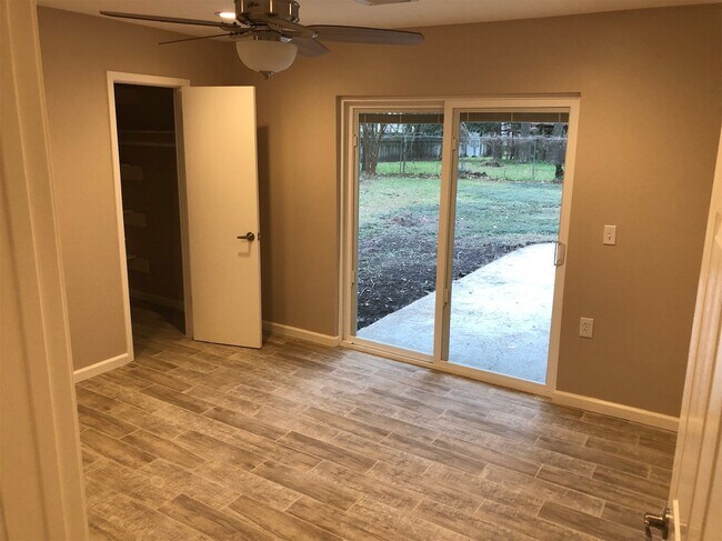 Building Photo - 25610 Spring Ridge Dr