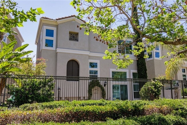 Building Photo - 225 Montana Del Lago Dr