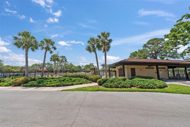 Building Photo - 2693 Sabal Springs Cir