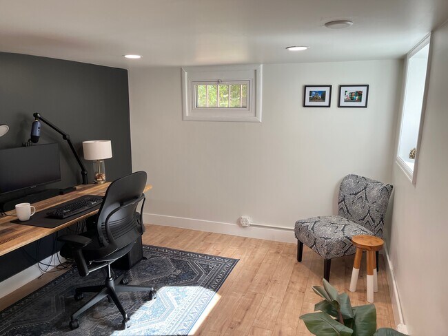 Building Photo - 933 Harrison St