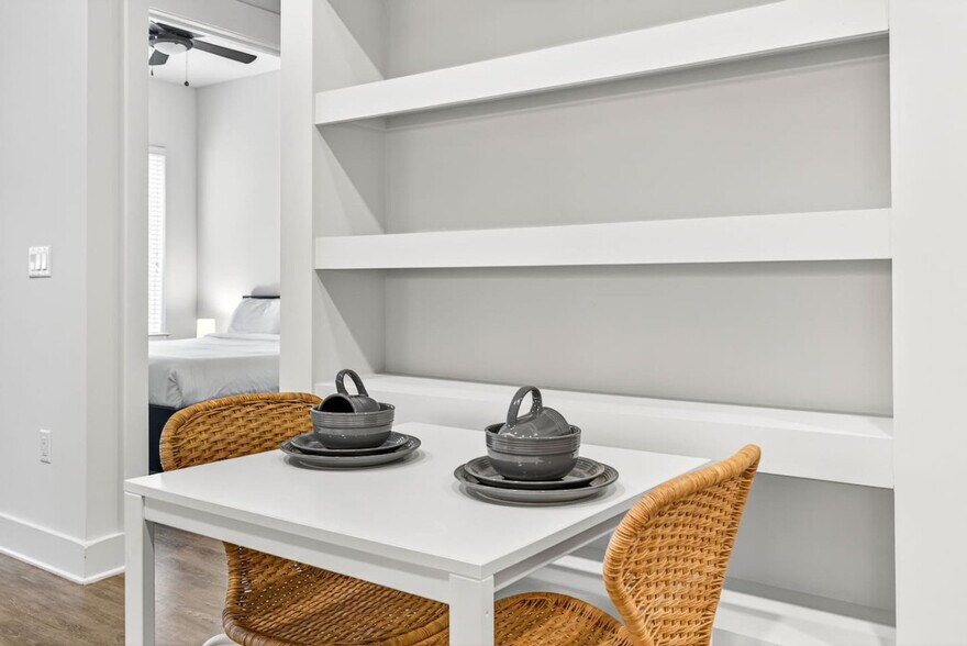 Building Photo - 1001 N Himes Ave