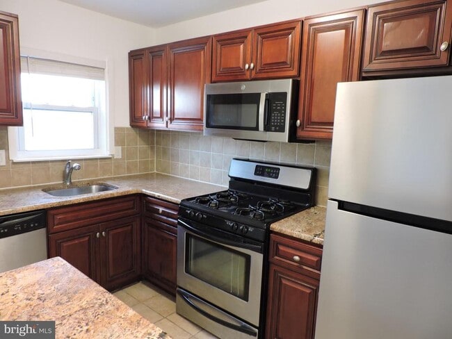 Building Photo - 9358 Neil Rd